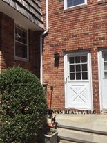 27 Dunes Ln Port Washington NY Apartments
