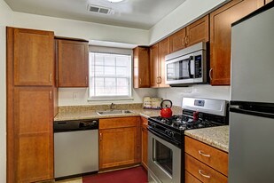Middlebrooke Apartments & Townhomes