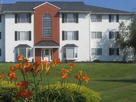 Cross Creek Apartments