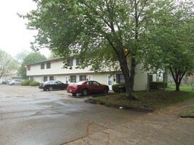 533 S Douglas Ave Springfield IL Apartments