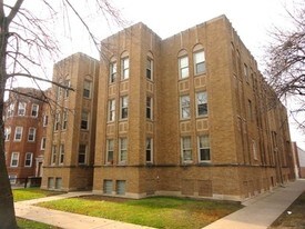 2343 W Rosemont Ave Chicago IL Apartments