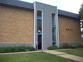 2441 Holmes St Rockford IL Apartments