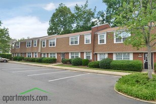 Stratford at Williamsburg Apartments