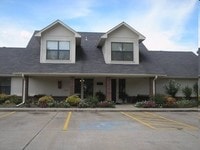 Lake Pointe Apartment Community