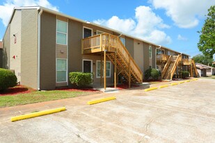 Ashton Oaks Apartments