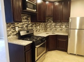 42 Johnson St Apartments