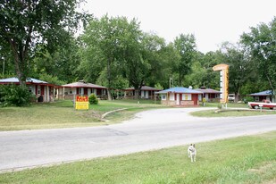 1301 Old Hwy 37 Apartamentos