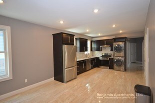 13 Spalding St Apartments