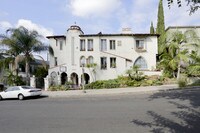 Building Photo - 1939 N Kenmore Ave Apartments in Los Angeles, California