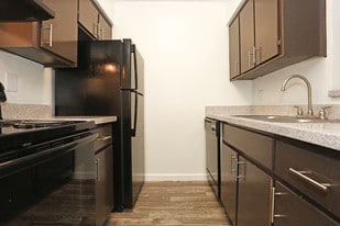 Sunpointe Apartments