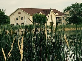 227 Arrowhead Dr Mukwonago WI Apartments