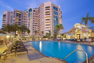 Towers at Costa Verde Apartamentos