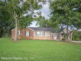 3 Bedroom Single-Family Home for Rent $1100