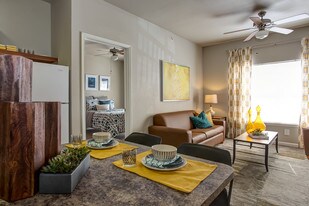 Bosque Crossing Apartments