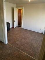 404 W Stephenson St Apartments