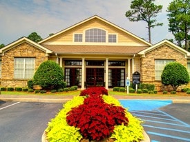 The Hamptons at Pine Bend Apartments