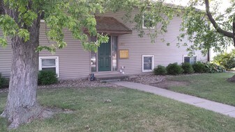 1707 Rockingham Dr Normal IL Apartments