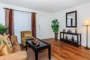 Peaks at Redington Apartments