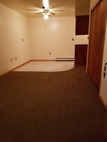 7 Sunrise Ave Apartments
