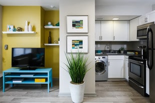 Vue at 3rd Street Apartamentos