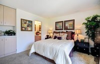 Building Photo - Esprit Villas Apartments in San Diego, California
