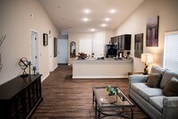 Building Photo - White Oaks Landing Apartamentos in Dayton, Ohio