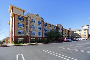 Furnished Studio – Los Angeles - Burbank A...