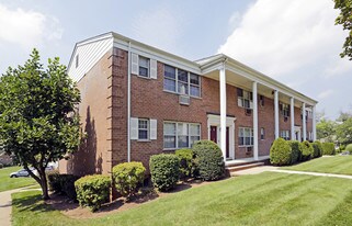 Summit Manor Apartments