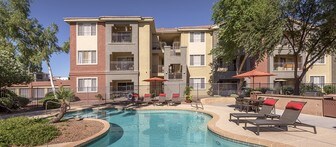 Colonial Grand at Inverness Commons Apartments