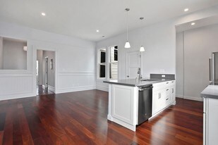 Golden Gate Apartments