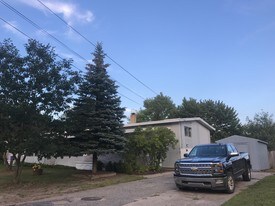 9 Partridge Dr Kinross Charter Township MI Apartments