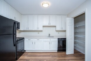Warren House Apartments