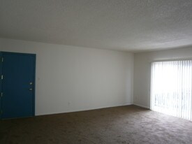 616 Myrtle Ave Inglewood CA Apartments