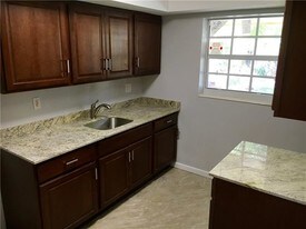 161 NW 40th St Oakland Park FL Apartments