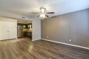 Shady Creek Ranch Apartments