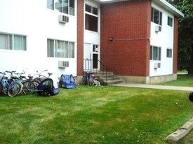 205 Marian Pkwy Crystal Lake IL Apartments
