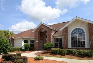 Royal Point Apartments