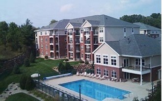 LeSilve Apartments