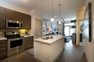 Camden Lincoln Station Apartments