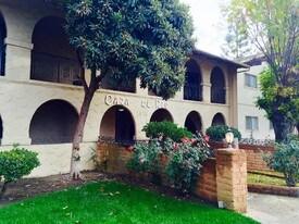 1418 S Crowe St Visalia CA Apartments