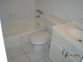 2916 Funston St Hollywood FL Apartments