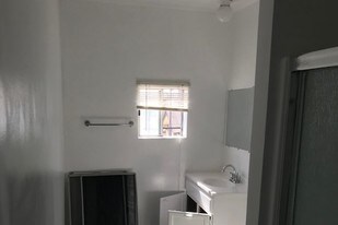 1640 W Vernon Ave Apartments
