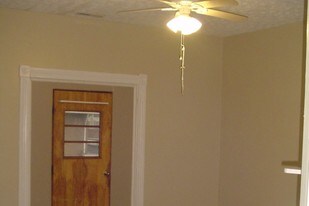 418 Wyoming St Charleston WV Apartments