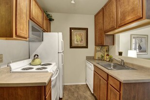 Country Club Verandas Apartments