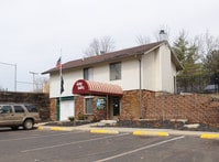 River Oaks Apartments
