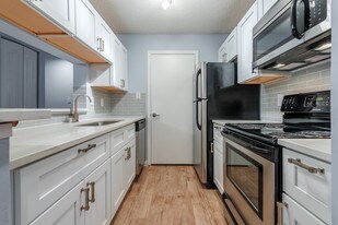 The Cove at Matthews Apartments