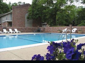 Kingswood Apartments